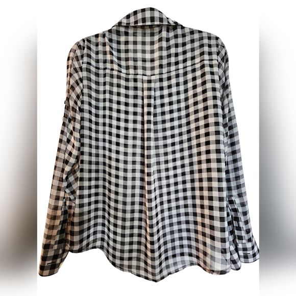 Express Black and White Checkered Blouse, size Small. Never worn! - Picture 4 of 8